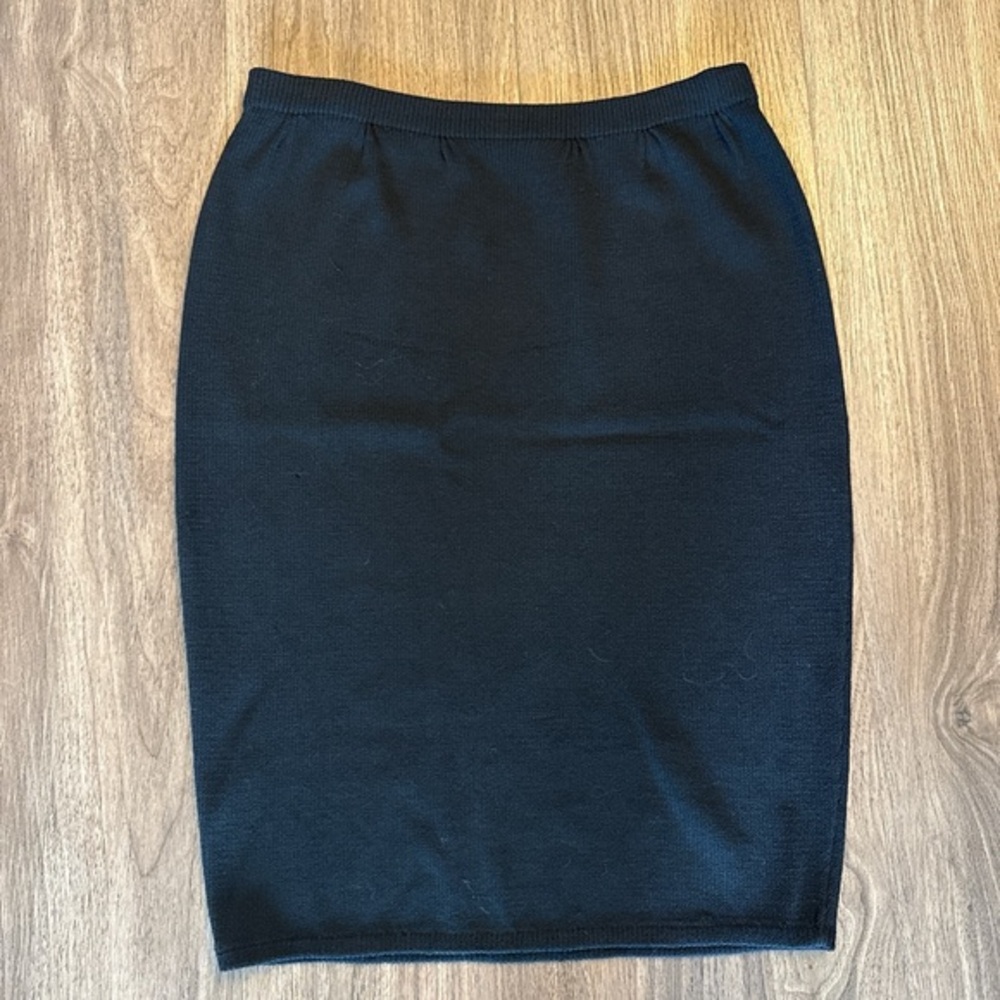 St. John vintage Classic Black Knit Pencil Skirt size 8